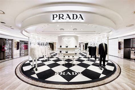 store locator prada